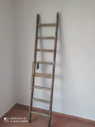 Escalera de madera antigua