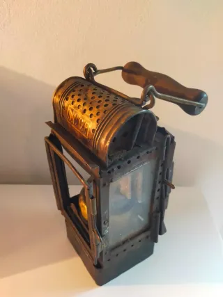 Farolillo de ferroviario SNCF