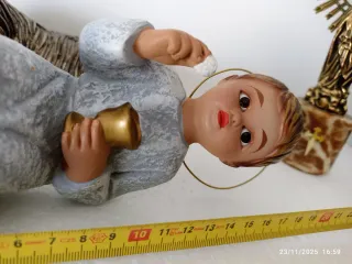 Niño Jesús sentado Cristo con cáliz y ojos cristal