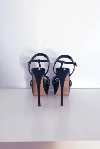 SANDALIAS CON PLATAFORMA "PRIMADONNA COLLECTION"