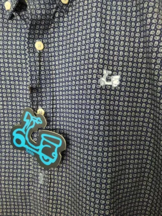 Camisa Riddles Talla L Estampada, nueva con etique