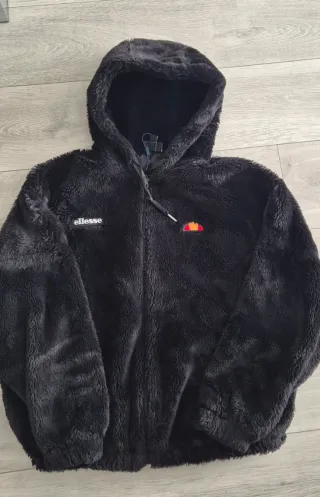 Cazadora Negra Ellesse con Capucha