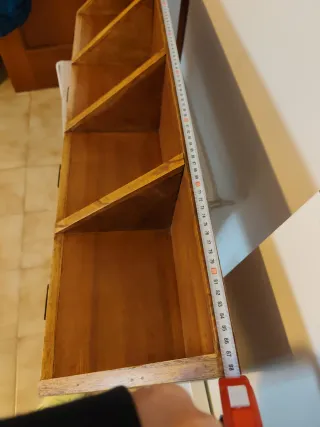 Estantería de madera para colgar