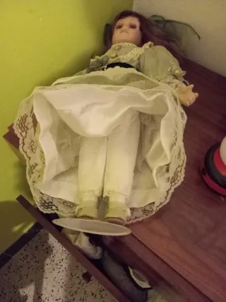 Muñeca de porcelana antigua