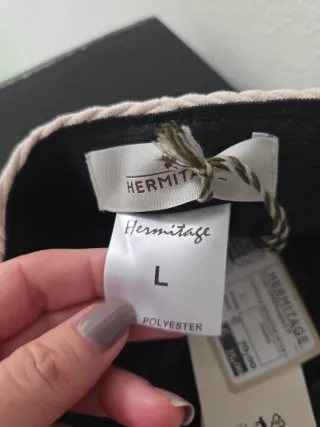 Cappello a coppola panna in velluto a coste