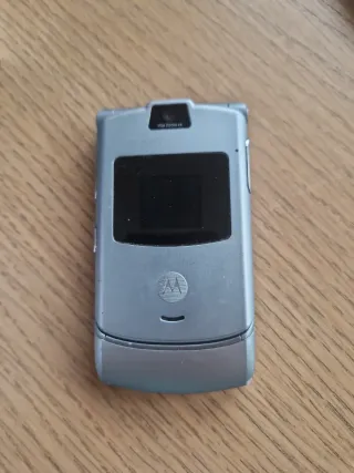 Teléfono Móvil Motorola Plateado