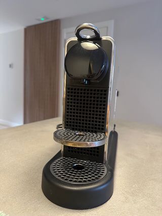 Cafetera Nespresso Citiz Platinum C Titan