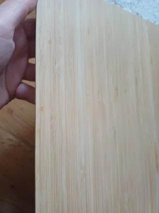 Supporto per tablet in legno