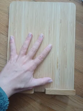 Supporto per tablet in legno