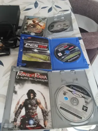 Consola PlayStation 2 con 3 juegos y 3 nandos