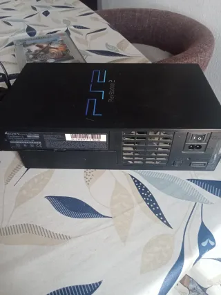 Consola PlayStation 2 con 3 juegos y 3 nandos