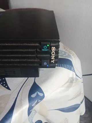 Consola PlayStation 2 con 3 juegos y 3 nandos