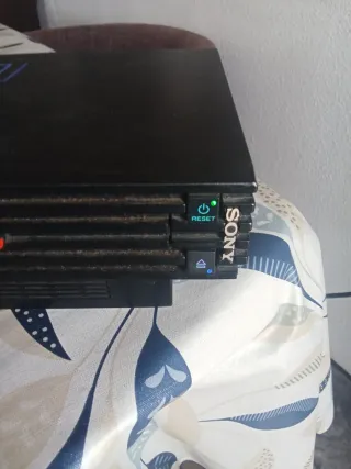 Consola PlayStation 2 con 3 juegos y 3 nandos