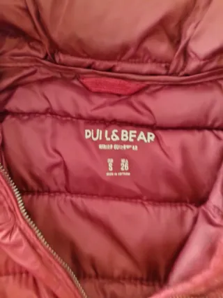 Chaqueta Pull&Bear corta roja Talla S,.