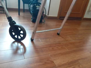 Escalera aluminio 4 peldaños