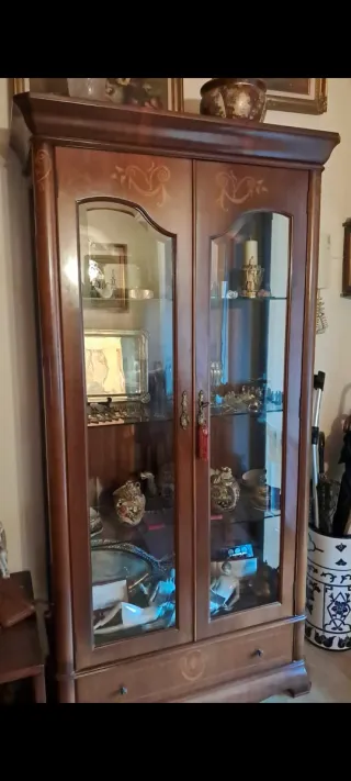 Vitrina de madera para comedor