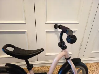 Bicicleta sin pedales rosa niña