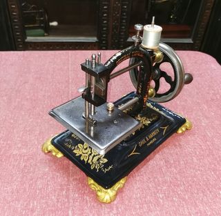 Antica macchina da cucire 'Original express' 1870'