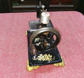 Antica macchina da cucire 'Original express' 1870'