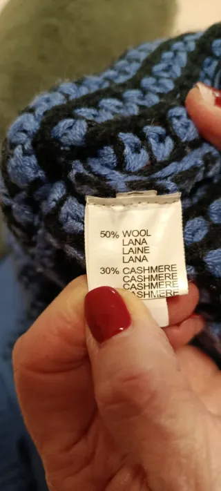 Jersey azul sin mangas con cuello alto