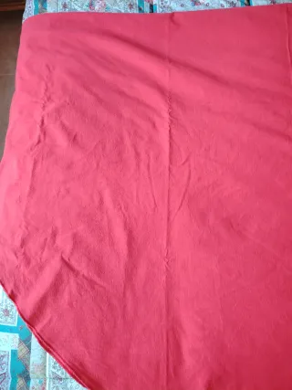 Tovaglia grande rossa rotonda