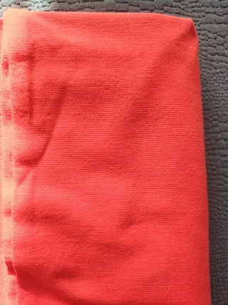 Tovaglia grande rossa rotonda