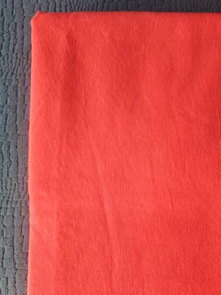 Tovaglia grande rossa rotonda