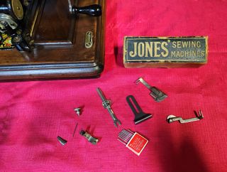 Macchina da cucire Jones antica 1920