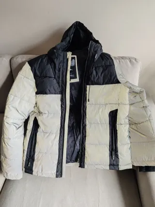 Anorak Negro y Plateado con Capucha