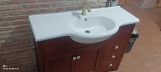Mueble de baño rústico madera y cerámica