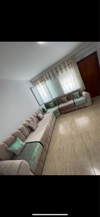 Sofá modular beige y verde