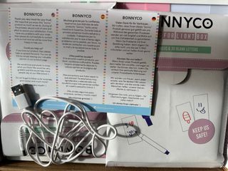 Caja de Luz LED con Letras y Emojis