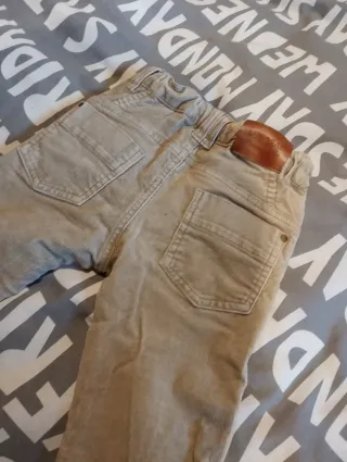 Pantalón de pana beige talla 2