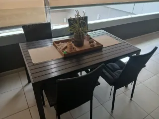 Mesa de terraza con 4 sillas