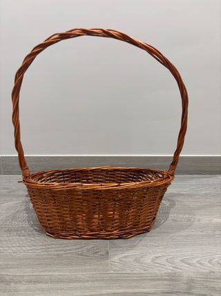 Cesta de mimbre con asa
