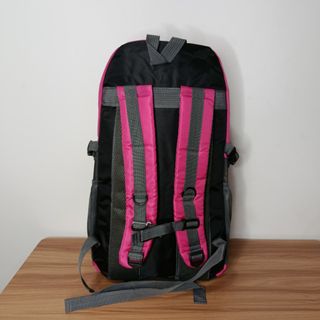 Nueva - Mochila outdoor 40L rosa impermeable