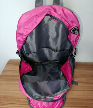Nueva - Mochila outdoor 40L rosa impermeable