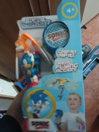 Juguetes nuevos en su caja