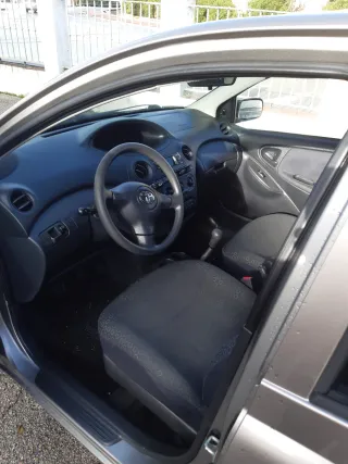 Toyota Yaris 2004