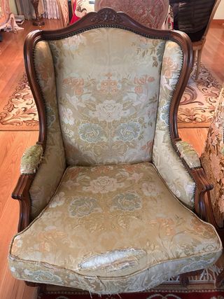 2 Butacas de Madera tapizadas. Acepto ofertas