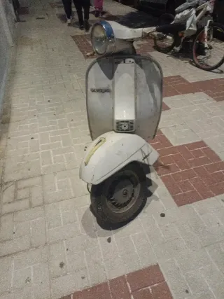 Vespa 200e 1981 para restaurar