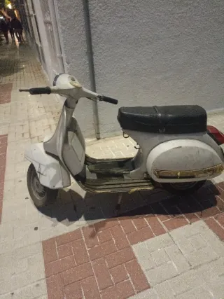 Vespa 200e 1981 para restaurar