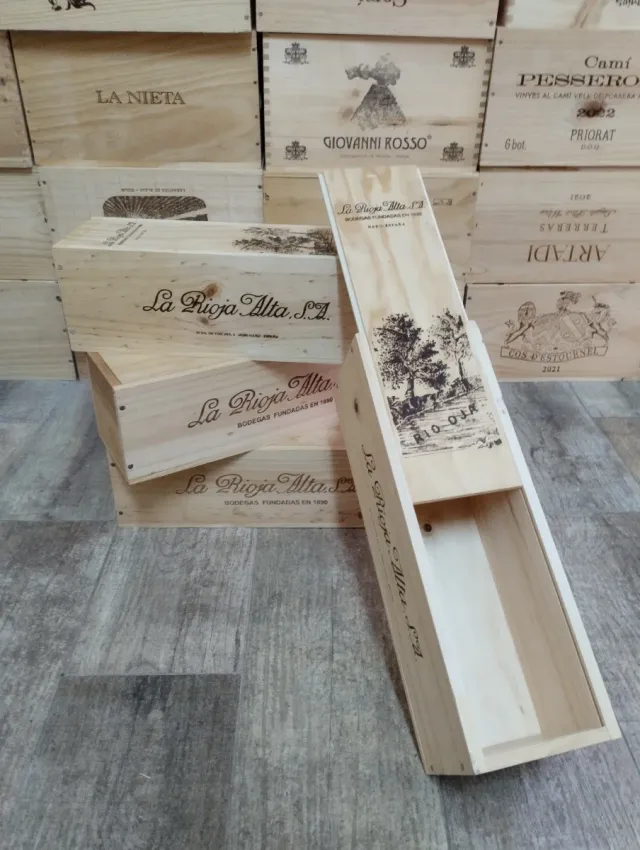 4 Cajas de madera con tapa corredera