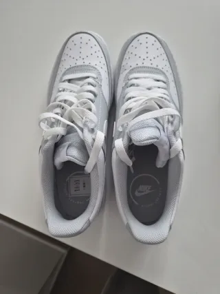 Zapatillas Nike Talla 43 Gris y Blanco