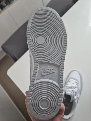 Zapatillas Nike Talla 43 Gris y Blanco