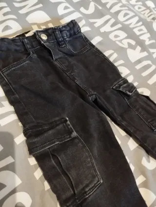 Pantalón negro ZARA