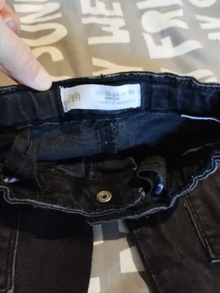 Pantalón negro ZARA