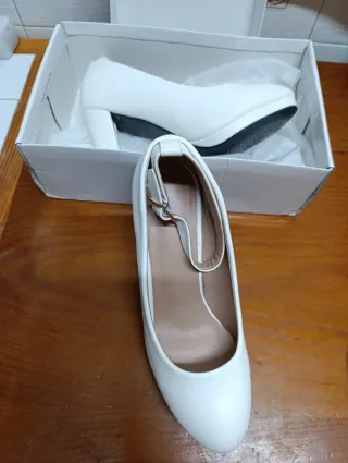 Zapatos de tacón blancos talla 40