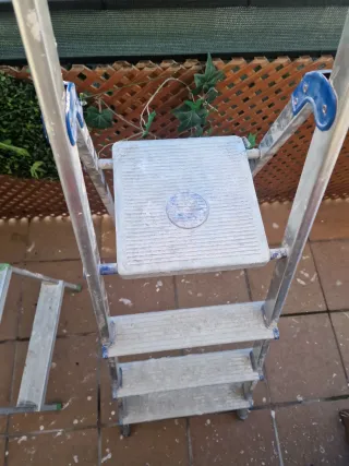 Escaleras metálicas plegables