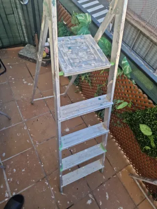 Escaleras metálicas plegables